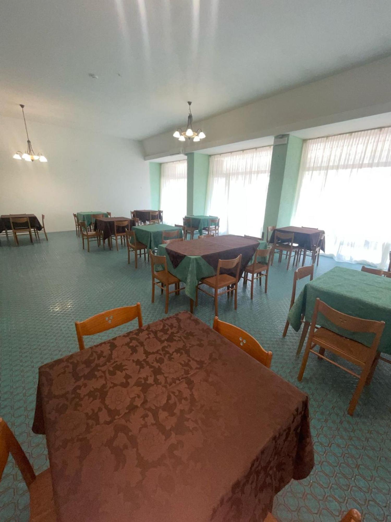 Hotel Zeus Лідо-ді-Классе Екстер'єр фото