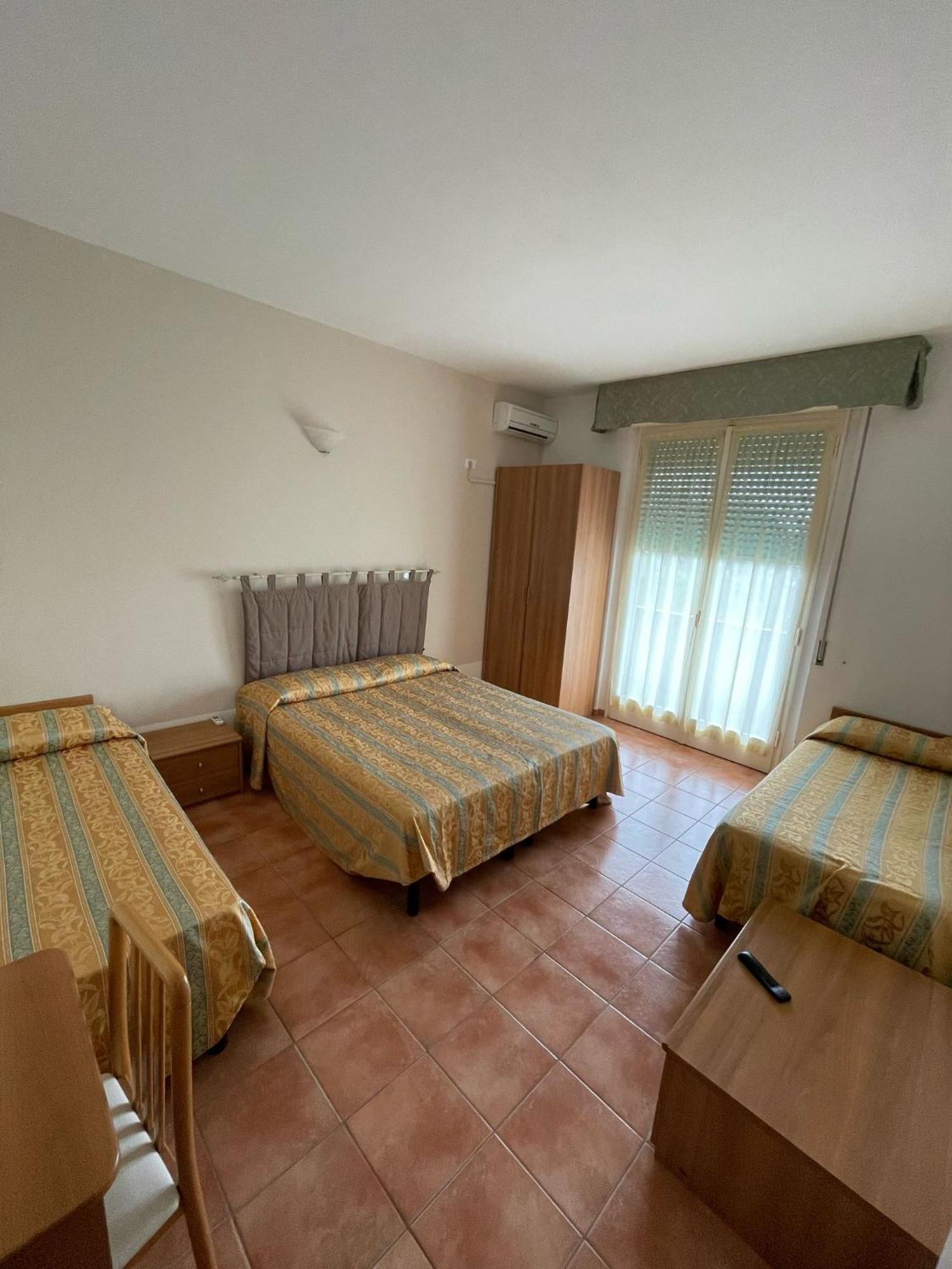 Hotel Zeus Лідо-ді-Классе Екстер'єр фото