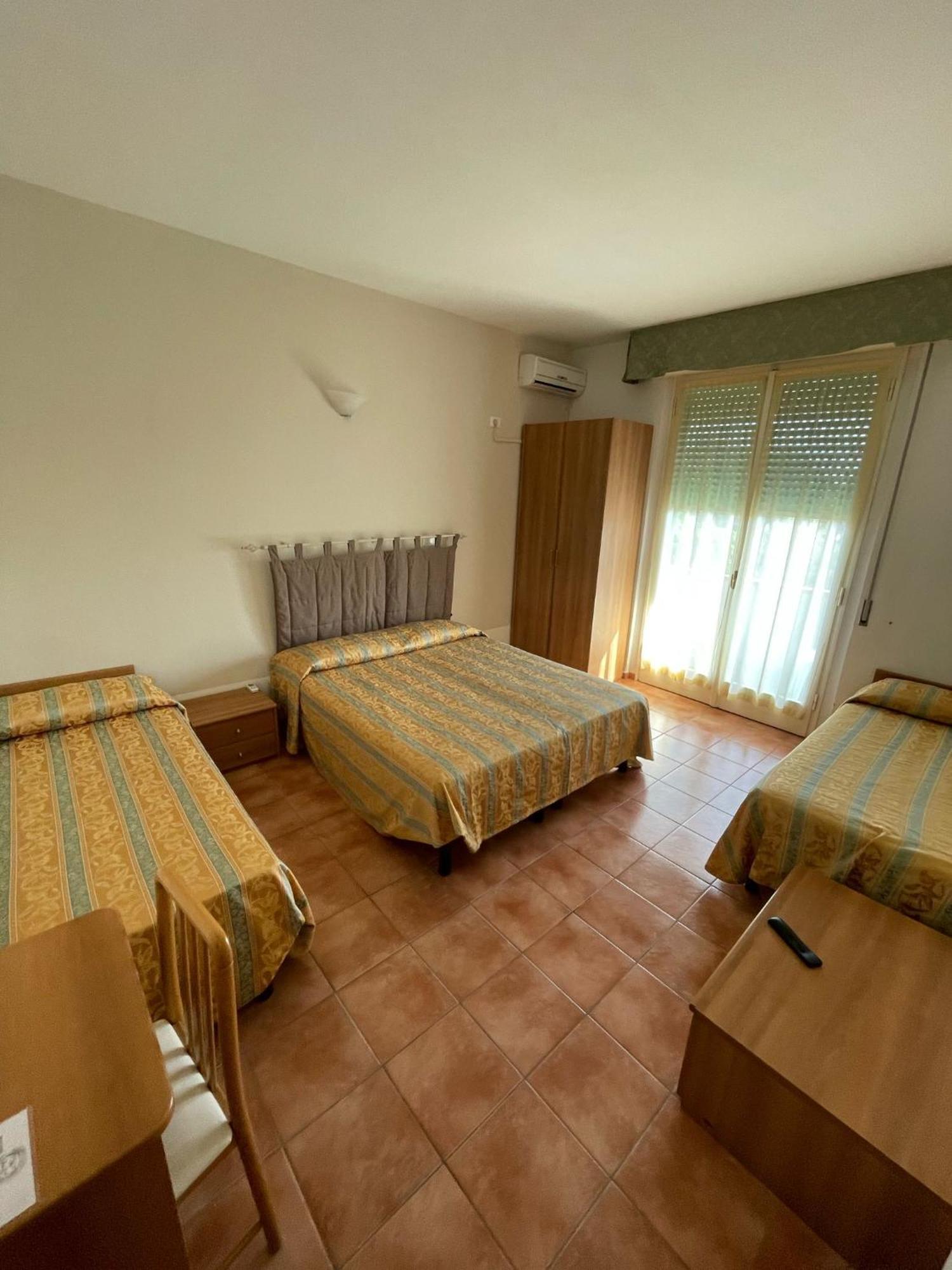 Hotel Zeus Лідо-ді-Классе Екстер'єр фото